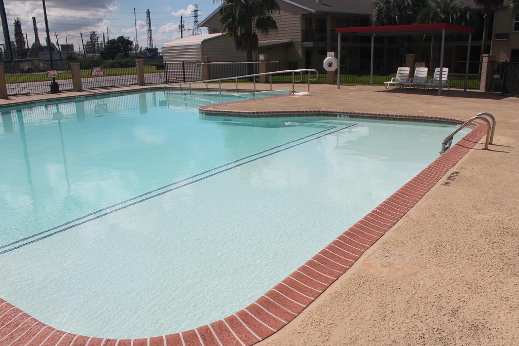 Bays Inn And Suites Baytown Exterior foto