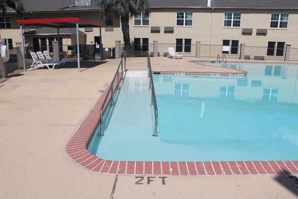 Bays Inn And Suites Baytown Exterior foto